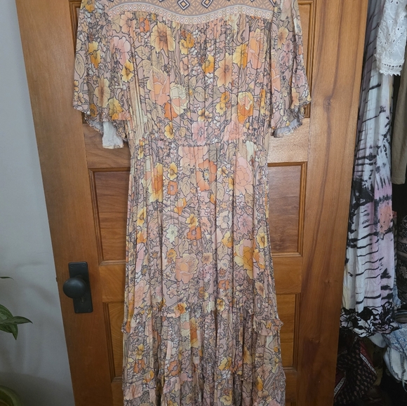 Spell Amethyst Flutter Sleeve Gown in Peach - Picture 8 of 8